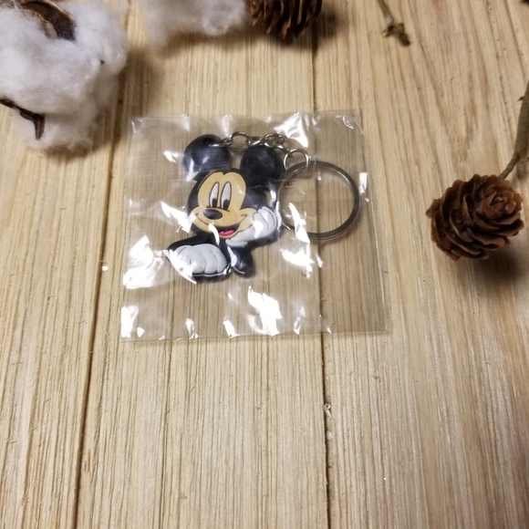 🐀🐀Adorable Mickey Mouse Key Chain🐀🐀 - Picture 5 of 8
